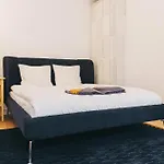 7 Main Square Boutique - Kullassepa Tallinn