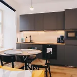 7 Main Square Boutique - Kullassepa Lejlighed