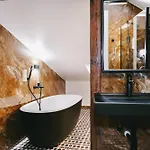 7 Main Square Boutique - Kullassepa Lejlighed